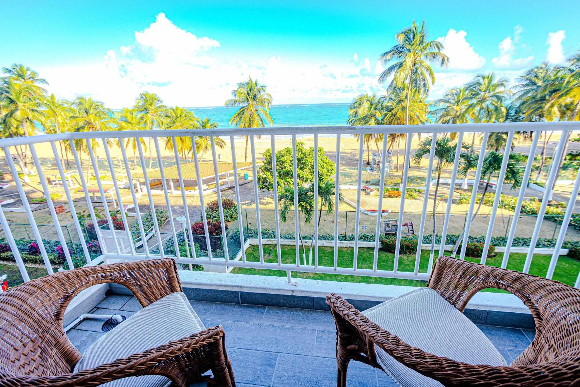 Sunset Paradise Cozy Beachfront Escape - Isla Verde San Juan Exterior foto